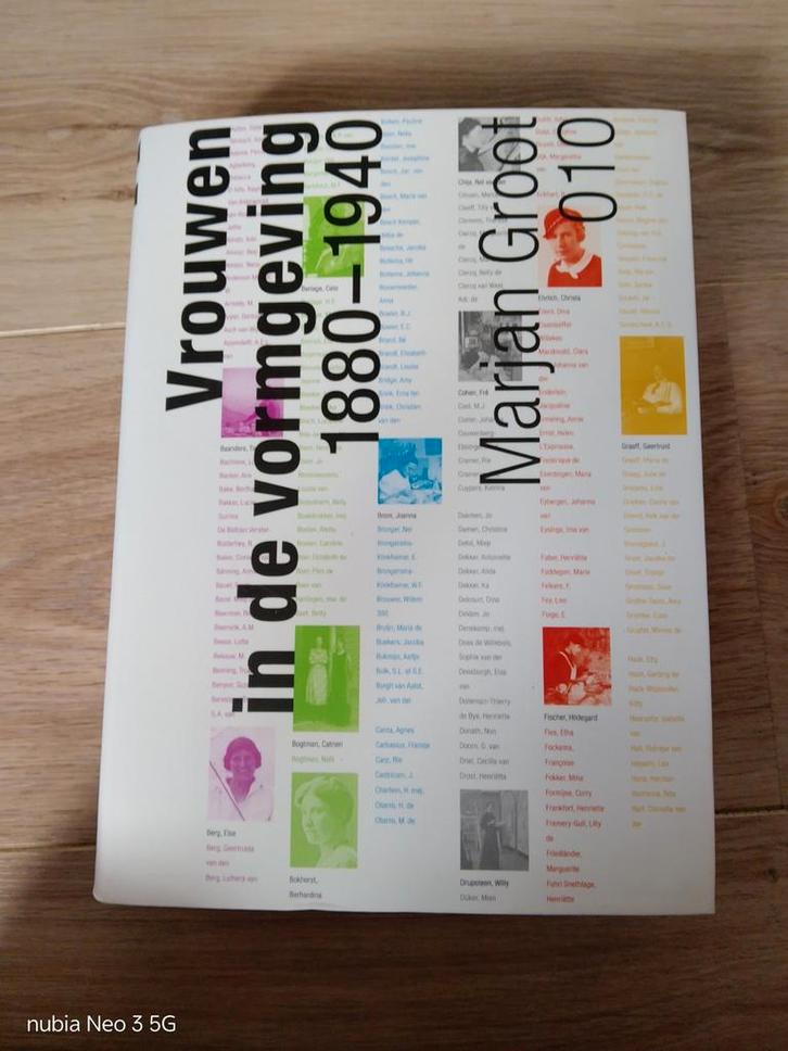 Vrouwen in de Vormgeving 1880-1940 - Marjan Groot, Boeken, Kunst en Cultuur | Beeldend, Nieuw, Grafische vormgeving, Ophalen of Verzenden