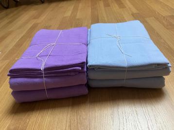 2 x 2 Beddenlakens met 2 x 2 slopen. beschikbaar voor biedingen