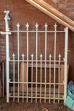 Mooie oude tuinpoort tuinpoortje met paal sierhekwerk, Ophalen, Gebruikt, 100 tot 150 cm, 100 tot 150 cm