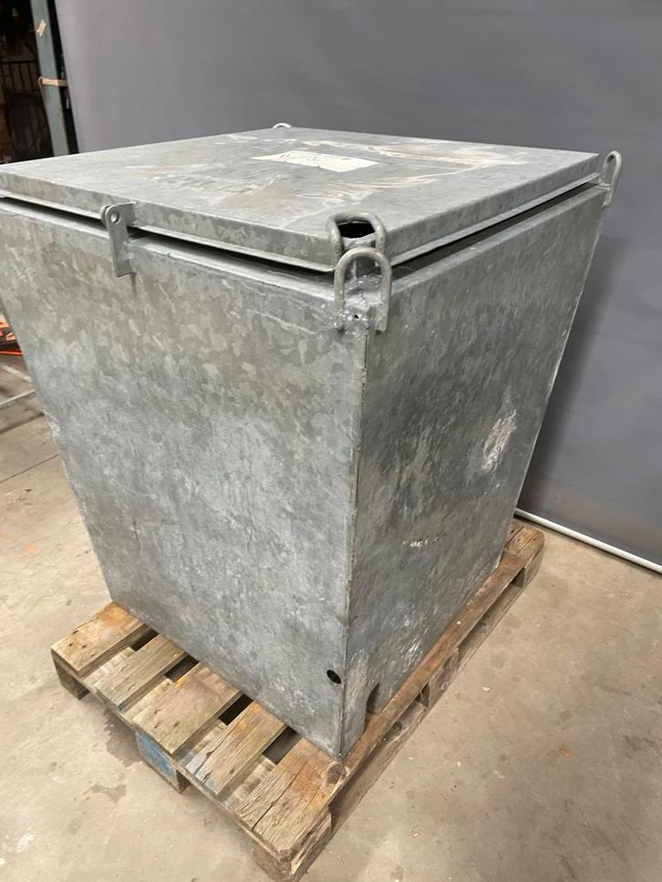 Bouwwaterput met kraan en tussen bodem, Doe-het-zelf en Verbouw, Overige Doe-het-zelf en Verbouw, Ophalen of Verzenden