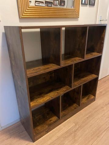 Vakkenkast donkerbruin 98x30x100cm beschikbaar voor biedingen