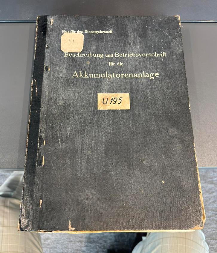 U-195 IXD1 U-boot handboek accusys. Akkumulatorenanlage 1942, Verzamelen, Militaria | Tweede Wereldoorlog, Marine, Boek of Tijdschrift