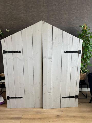 Steiger houten kas met ingebouwde bureau