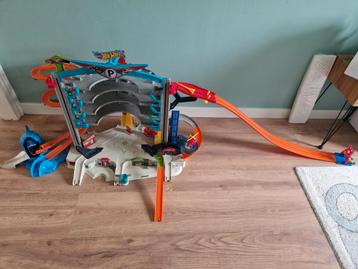 Hot Wheels Ultimate Garage Racebaan beschikbaar voor biedingen