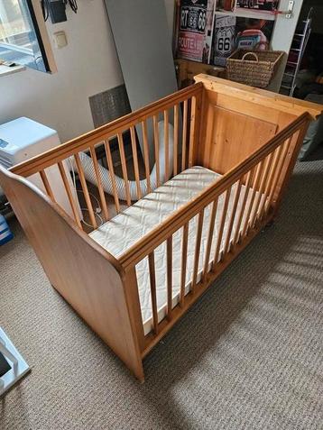  Ledikant 60 x 120 en commode grenen beschikbaar voor biedingen