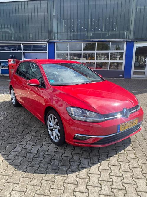 Volkswagen Golf 1.0 TSI 110pk 5D 2018 Rood, Auto's, Volkswagen, Particulier, Golf, Benzine, C, Hatchback, Handgeschakeld, Origineel Nederlands