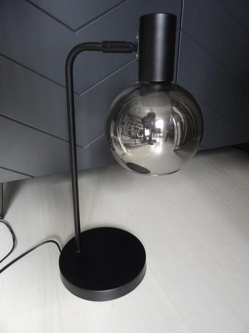 TRENDY TAFELLAMP met een kap van ROOKGLAS - €16,00 OP=OP, Huis en Inrichting, Lampen | Tafellampen, Zo goed als nieuw, Minder dan 50 cm