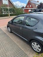 Toyota Aygo 2011 Grijs APK 13-08-2026, Auto's, Toyota, Voorwielaandrijving, Stof, Zwart, 4 stoelen