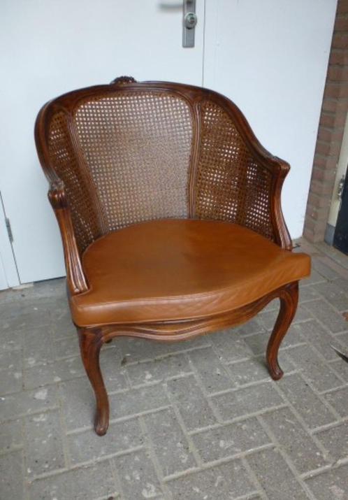 Queen Ann stoel met rotan en leren losse kussen., Huis en Inrichting, Fauteuils, Zo goed als nieuw, Hout, Riet of Rotan, 50 tot 75 cm