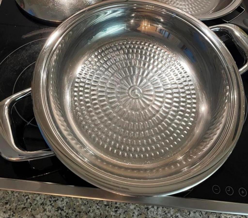 AMC Hotpan 28 cm (zonder deksel), Huis en Inrichting, Keuken | Potten en Pannen, Gebruikt, Inductieplaat, Ophalen of Verzenden