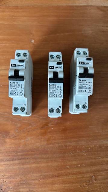 EMAT aardlekautomaat 1-polig+nul 25A B-kar 30mA beschikbaar voor biedingen