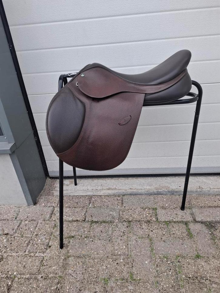(Sale)!!! Arena springzadel 17.5, Dieren en Toebehoren, Paarden en Pony's | Zadels, Zo goed als nieuw, Springen, Ophalen of Verzenden