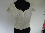 Leuke beige met groene bloem korte top van Brandy Melville M, Maat 38/40 (M), Beige, Ophalen of Verzenden, Zo goed als nieuw