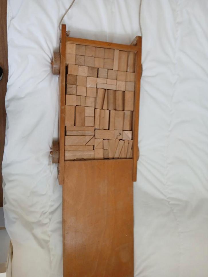 Houten blokkenkar met blokken, Kinderen en Baby's, Speelgoed | Houten speelgoed, Gebruikt, Duw- of Trekspeelgoed, Ophalen of Verzenden