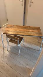 Kidsdepot tafel + stoel, Kinderen en Baby's, Kinderkamer | Tafels en Stoelen, Ophalen, Gebruikt, Tafel(s) en Stoel(en)