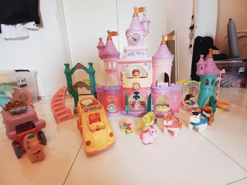 Vrolijke vriendjes kasteel en toebehoren, Kinderen en Baby's, Speelgoed | Babyspeelgoed, Ophalen