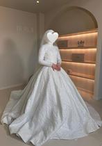 Trouwjurk (met hoofddoek en sluier), Kleding | Dames, Ophalen of Verzenden, Zo goed als nieuw, Wit, Trouwjurk