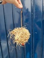 Kleine Hooibal met belletje. Voor knaagdieren/konijnen, Ophalen, Zo goed als nieuw