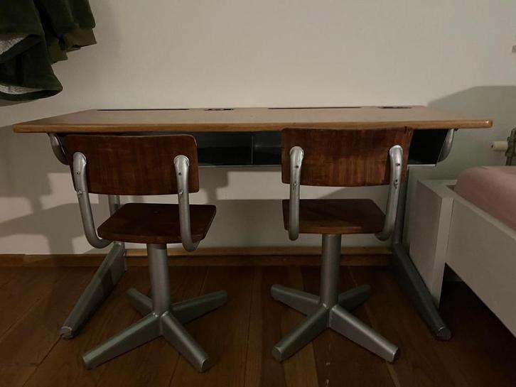 Oud schoolbankje met 2 stoeltjes, Huis en Inrichting, Bureaus, Gebruikt, Bureau, Ophalen