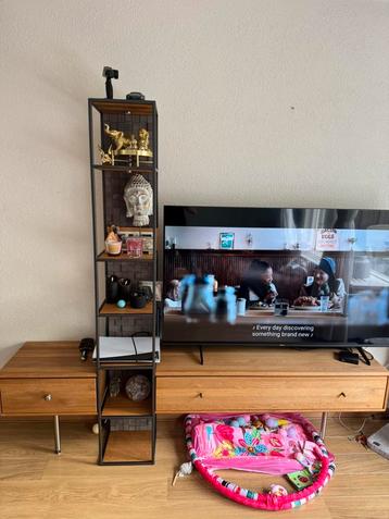 Wand / tv kast  beschikbaar voor biedingen