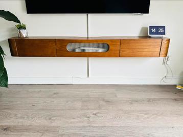 Tv Meubel beschikbaar voor biedingen