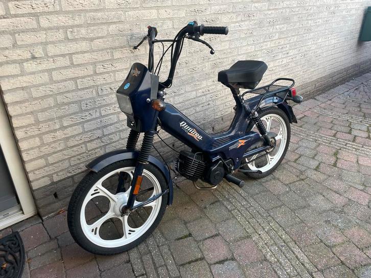 Tomos Quadro 2006 - loopt goed met kenteken, Fietsen en Brommers, Brommers | Tomos, Gebruikt, Quadro, Maximaal 25 km/u, Ophalen of Verzenden