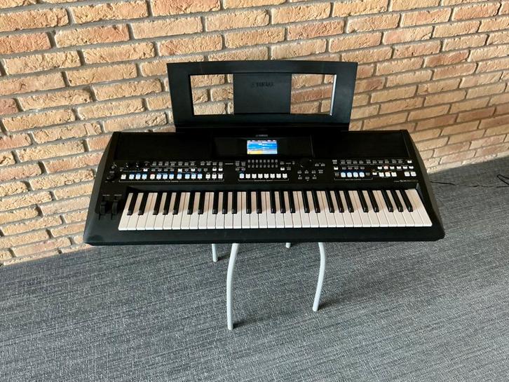 Yamaha PSR SX600 *nieuwstaat*, Muziek en Instrumenten, Keyboards, Zo goed als nieuw, 61 toetsen, Yamaha, Ophalen