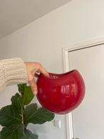 Rode Asymmetrische Vaas/Bloempot, Rond, Binnen, Ophalen of Verzenden, Zo goed als nieuw