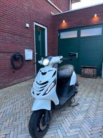 Piaggio zip 80cc, full option, Fietsen en Brommers, Scooters | Piaggio, Ophalen, Maximaal 45 km/u, Zip, Zo goed als nieuw