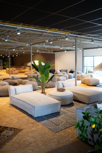 MAYA Living – Luxe Outdoor Loungesets | Showroom Elst beschikbaar voor biedingen