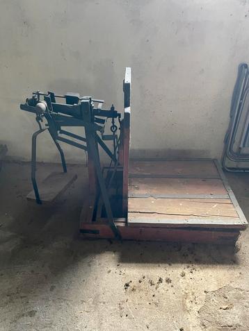 Antieke Weegschaal - Gereedschap en Instrument beschikbaar voor biedingen