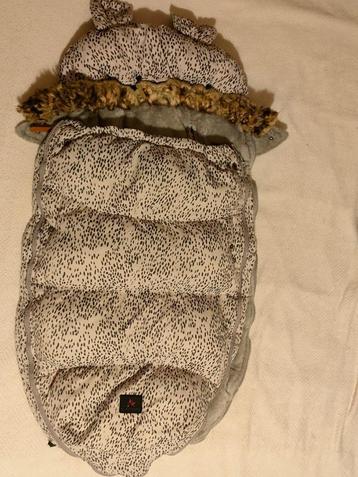 Voetenzak baby voor winter beschikbaar voor biedingen