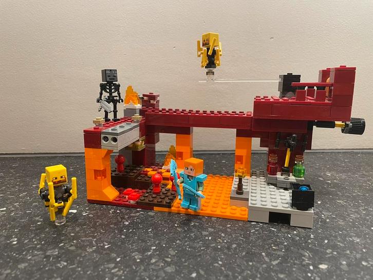 Lego Minecraft 21154 de Blazebrug, Kinderen en Baby's, Speelgoed | Duplo en Lego, Zo goed als nieuw, Lego, Complete set, Ophalen of Verzenden