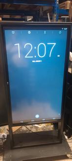55 inch touchscreen kiosk, Verzamelen, Automaten | Overige, Ophalen, Zo goed als nieuw
