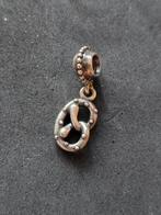 Pandora bretzel charm oude collectie, Pandora, Ophalen of Verzenden, Zo goed als nieuw, 1 bedel