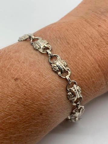 X474 Prachtige zilveren paneeltjes armband beschikbaar voor biedingen