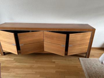Strak wand-en tvmeubel