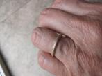 Goudkleurige glinsterende (aanschuif- of stapel)ring, Sieraden, Tassen en Uiterlijk, Ringen, Overige materialen, Ophalen of Verzenden
