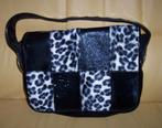 Tas Handtas Zwart Lak met Zwart Wit Dierenprint ( Jool ), Sieraden, Tassen en Uiterlijk, Tassen | Damestassen, Verzenden, Zo goed als nieuw