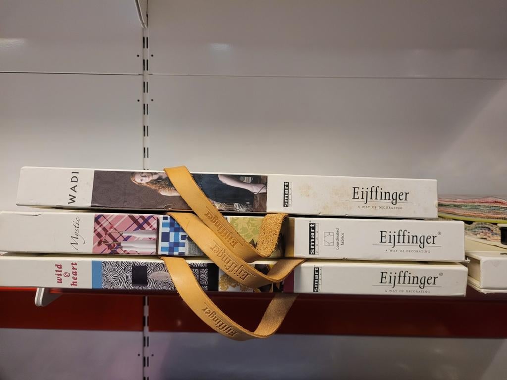 Eijffinger Behang Stalenboeken, Ophalen of Verzenden, Minder dan 10 m², Geel, Modern