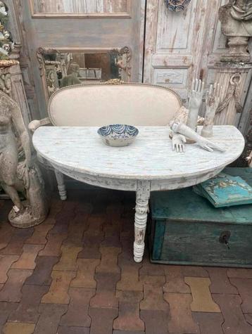 Per Sempre , Antieke Zweedse/Franse Demi Lune Tafel beschikbaar voor biedingen