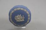 Mooi rond vintage snuisterijen doosje van Wedgwood England., Verzamelen, Ophalen of Verzenden, Zo goed als nieuw, Porselein, Bord of Schaal