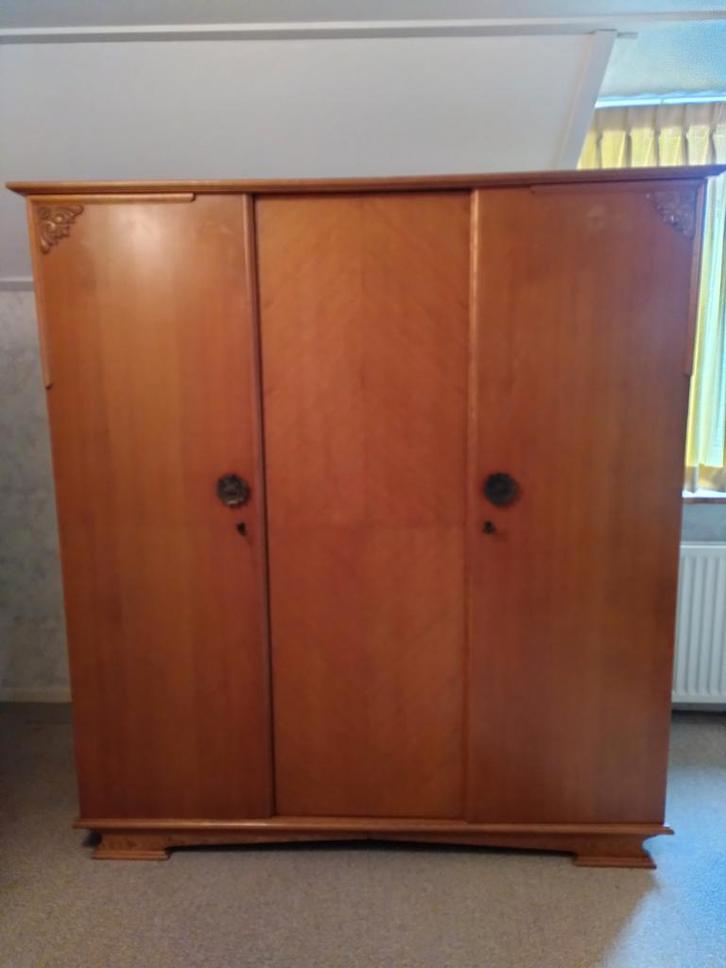 Vintage Jaren 50 Slaapkamer Set: Kast, Bed & Nachtkastjes, Huis en Inrichting, Kasten | Kledingkasten, Gebruikt, Minder dan 100 cm