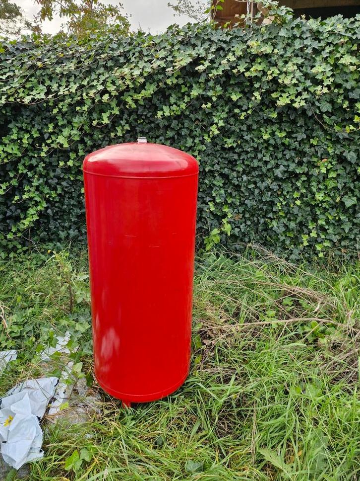 Expansievat (nog 1 beschikbaar), Doe-het-zelf en Verbouw, Geisers en Boilers, Gebruikt, Boiler, 100 liter of meer, Ouder dan 10 jaar