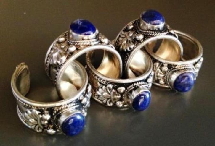 Tibetaans zilveren ring met Lapis Lazuli en Lotus, Sieraden, Tassen en Uiterlijk, Ringen, Nieuw, Dame, 17 tot 18, Blauw, Zilver