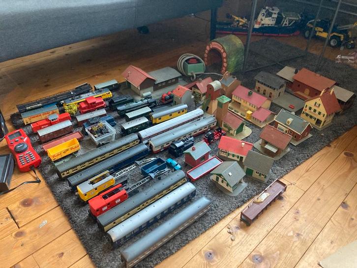 Treinen HO fleischmann roco marklin wagons rails, Hobby en Vrije tijd, Modeltreinen | H0, Gebruikt, Locomotief, Gelijkstroom of Wisselstroom