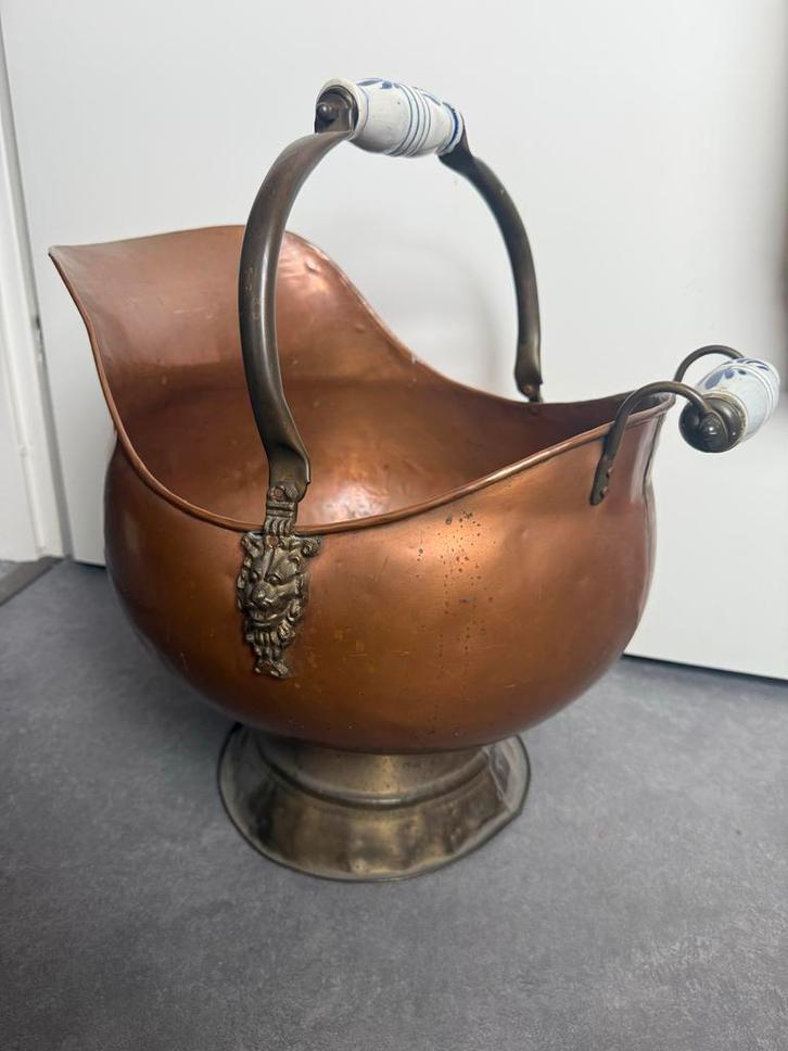 Koperen kolenkit met Delfts blauwe handvatten, Antiek en Kunst, Antiek | Koper en Brons, Koper, Ophalen of Verzenden