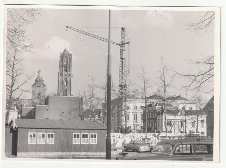 Utrecht werkzaamheden kraan met Dom grote oude foto, Verzamelen, Foto's en Prenten, Gebruikt, Foto, Gebouw, 1960 tot 1980, Verzenden