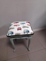Brocante poefje hocker ca 32 x 32 en 42 hoog, Ophalen of Verzenden, Zo goed als nieuw, Rechthoekig