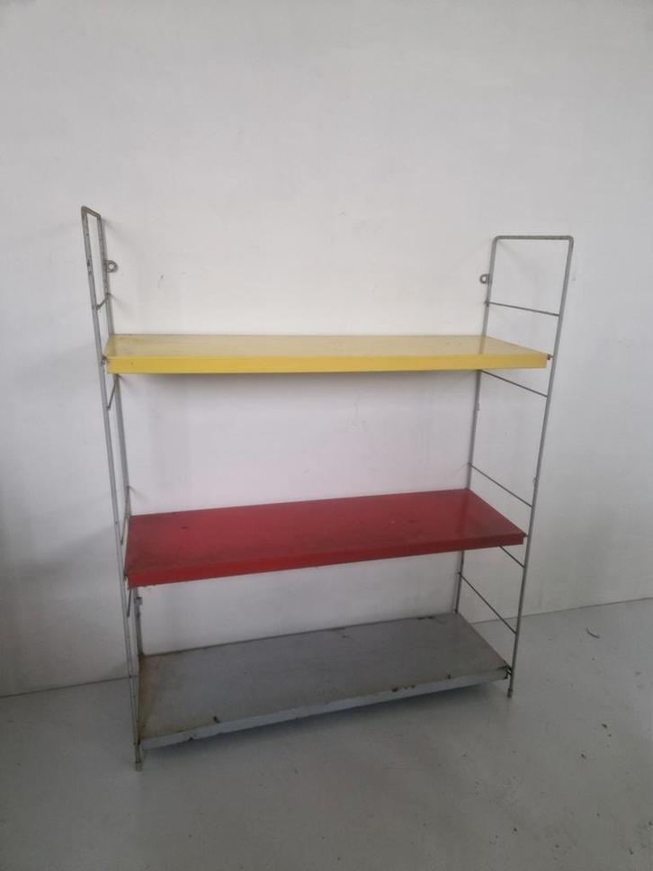 Staand tomado stijl rekje pilastro vintage design., Huis en Inrichting, Woonaccessoires | Wandplanken en Boekenplanken, Gebruikt